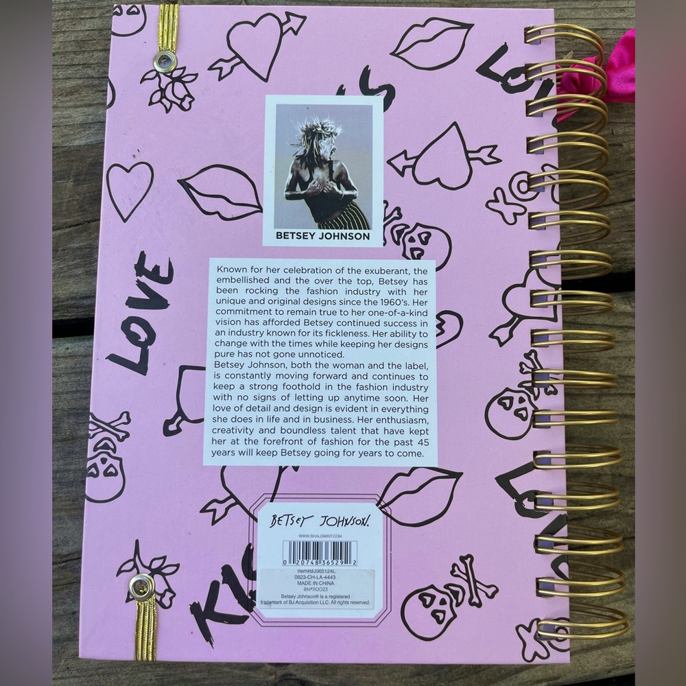 Betsey Johnson Journal💘Pink Spiral Lined
Graphic Sketch🌹☠️💋💔Design Cover - Picture 6 of 10